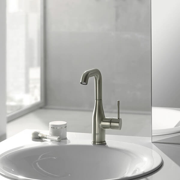 Смеситель для раковины Grohe Essence+ 32628DC1 сталь