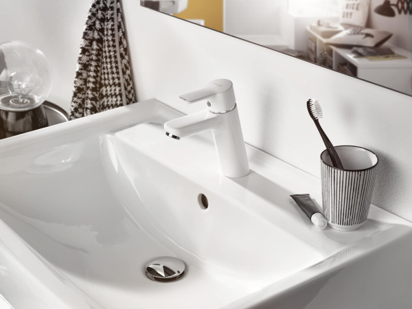 Смеситель для раковины Kludi Pure&Easy 372929165 белый