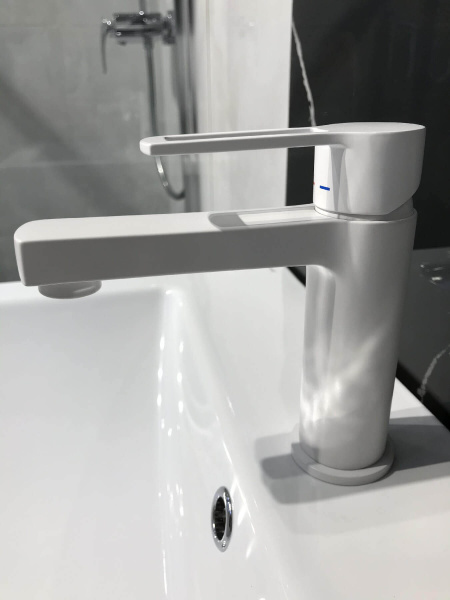 Смеситель для раковины Paffoni Ringo RIN071BO белый матовый